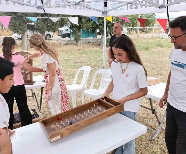 Kırsalda sanat rüzgarı: Nilüfer'in çocukları köy şenliğinde sahneye çıktı