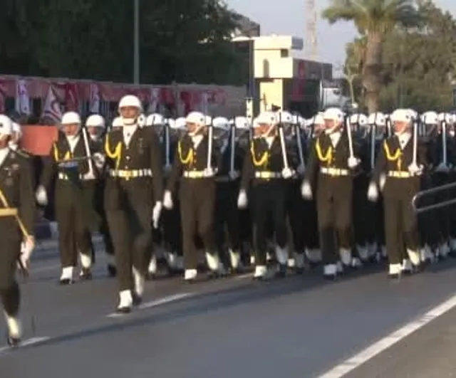 KKTC'de 20 Temmuz Barış Harekatı'nın 52'nci yılında resmigeçit töreni