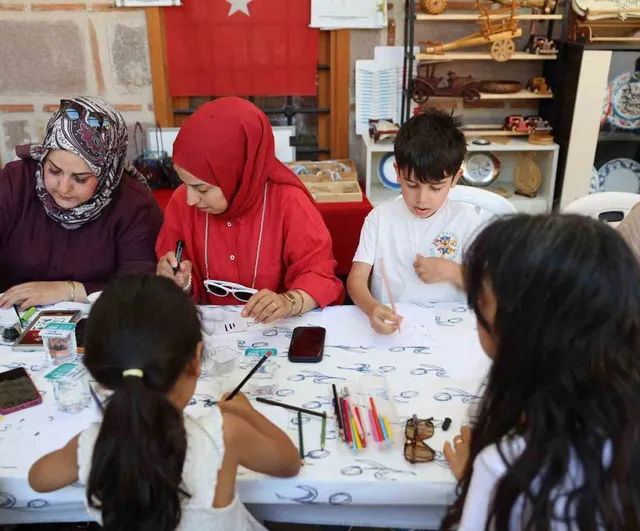 Kurşunlu Han'da kaligrafi atölyesi geleneksel yazıyı yaşattı