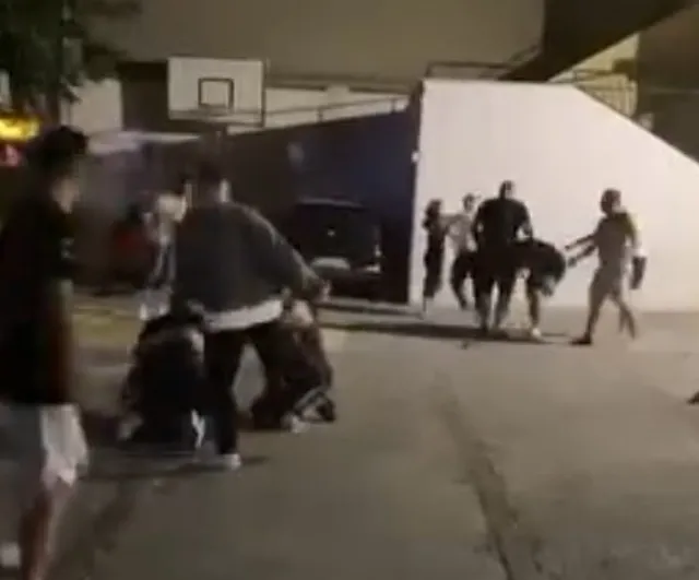 Kuşadası’nda ücret anlaşmazlığı okul bahçesinde kavgaya dönüştü