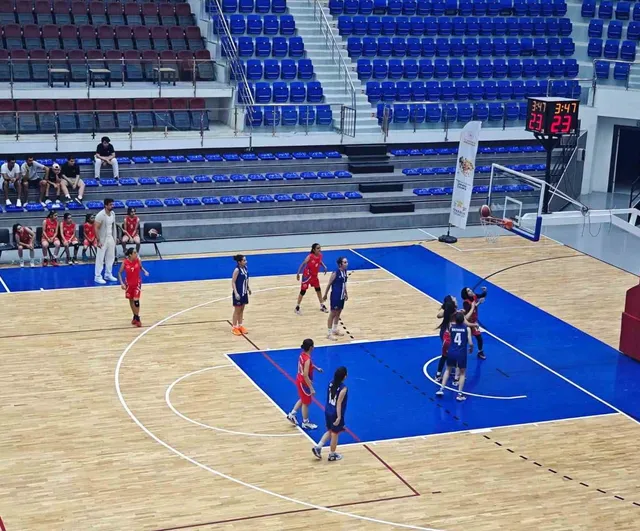 Malatya ev sahipliğinde 9 ilin gençleri parkeye çıktı