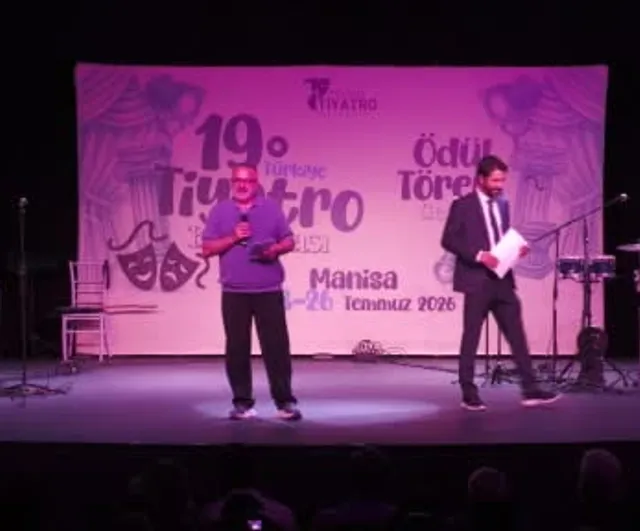 Manisa tiyatroya yatırımın karşılığını umut ödülüyle aldı
