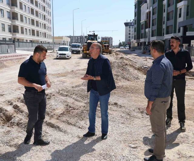 Meram’da yol, asfalt ve parke seferberliği hızlandı