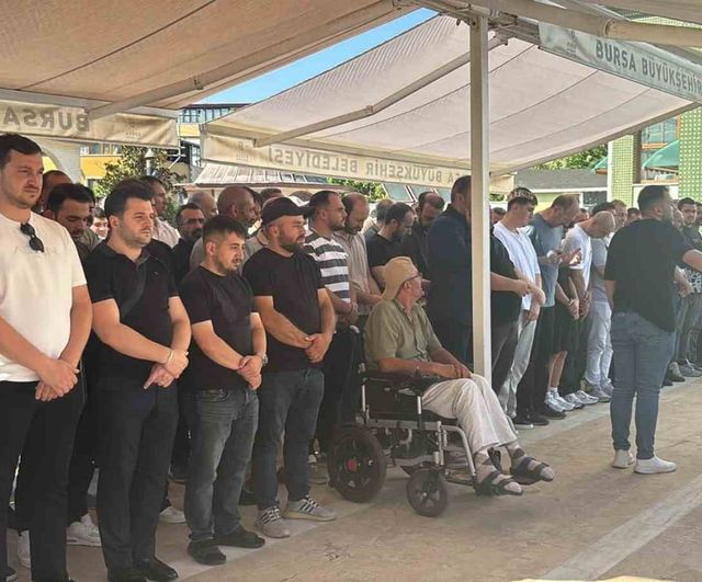 Minik Kerem Ali son yolculuğuna Orhangazi'de uğurlandı