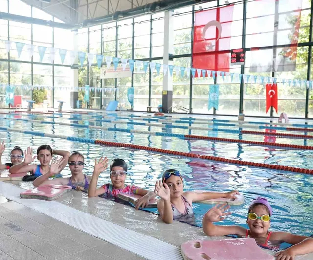Nilüfer’de kırsal çocuklar yüzme öğreniyor