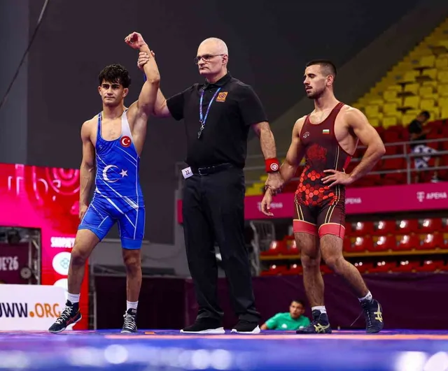 Nurettin Emin Kapal U20 Avrupa Güreş Şampiyonası'nda bronz madalya kazandı
