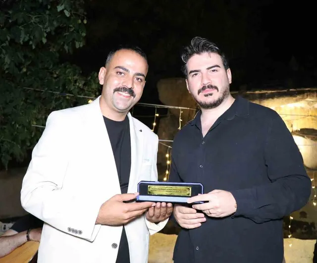 Oltu’da türkü dolu gece: Ceyhun Can konseri büyük ilgi gördü