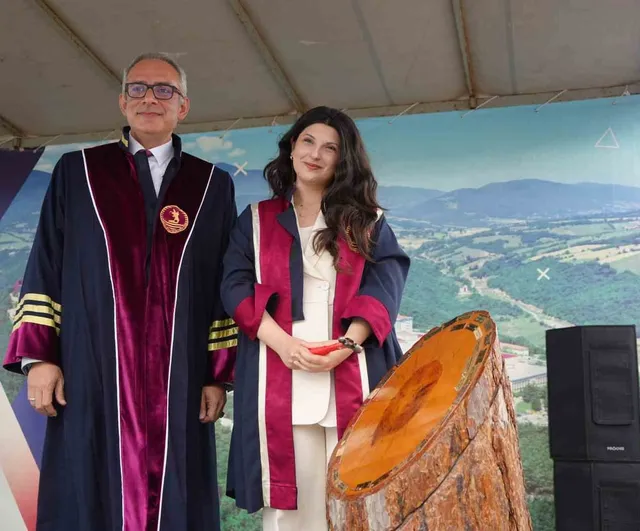 OMÜ diş hekimliği fakültesi 129 mezun verdi