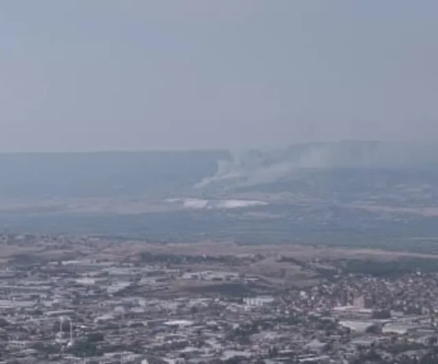 Pamukkale travertenlerine yakın ormanlık alanda yangın