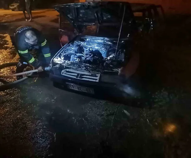 Park halindeki otomobil Kusura köyünde alev aldı