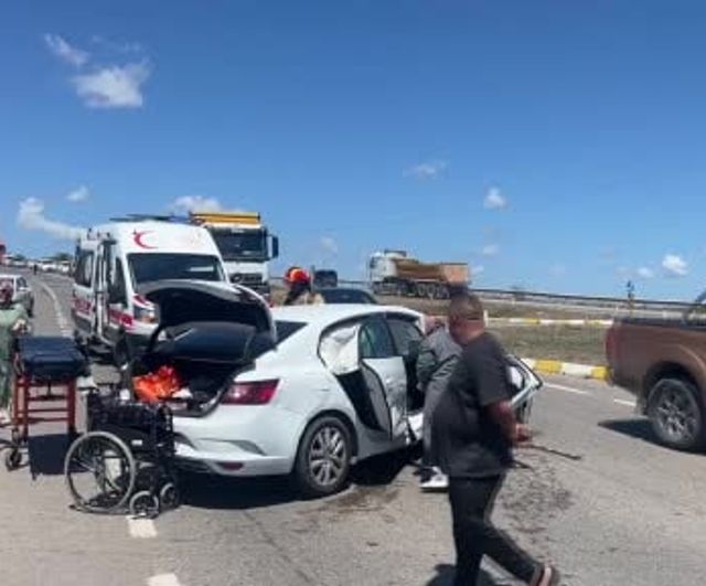 Pendik’te kavşakta çarpışma: biri çocuk iki kişi yaralandı