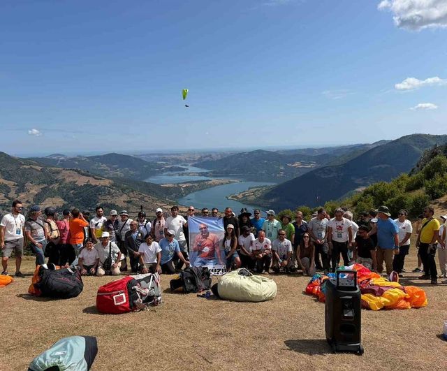 pilotlar kapıkaya'da bayram kurt'u gökyüzünde andı