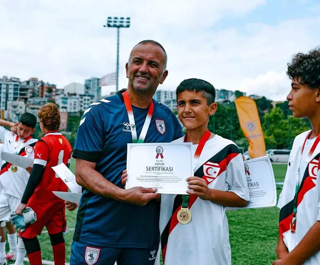 Samsunspor ile KKTC U12 milli takımı Mete Adanır anısına dostluk maçı