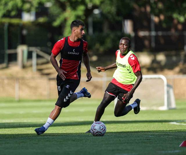 Samsunspor'un Hollanda kampı başladı