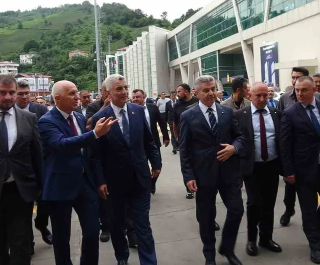 Sarp gümrük kapısı Asya'ya açılan stratejik lojistik koridoru