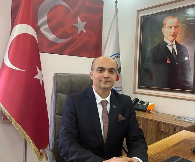 Seben belediye başkanı Uygar Oturakdaş CHP'den istifa etti