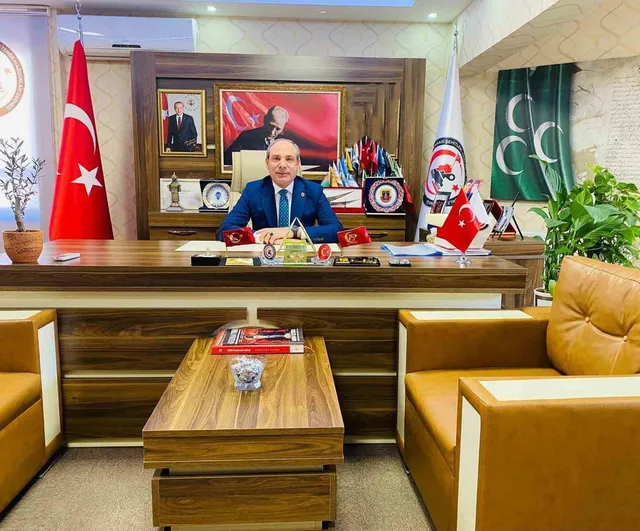 Şehit ve gazi aileleri jandarma komutanı Ali Çardakcı'nın yanında