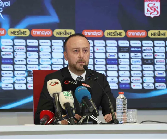 Sivasspor'da Burak Özçoban yeniden aday