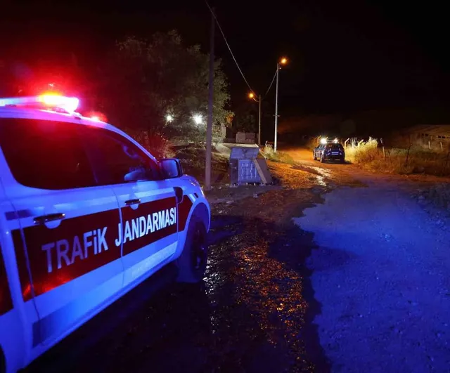Sivrice'de husumetlilerin olduğu eve ateş açıldı: 4 kişi yaralandı