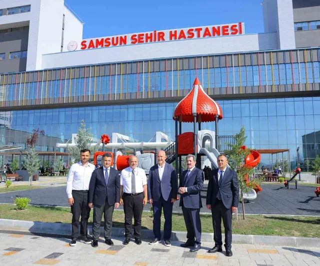 Süleyman Soylu'dan Samsun şehir hastanesinde hastalara geçmiş olsun ziyareti