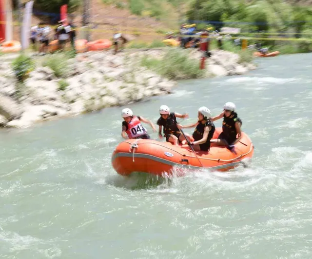 Türkiye rafting şampiyonası 3. ayak yarışları Van’da başladı