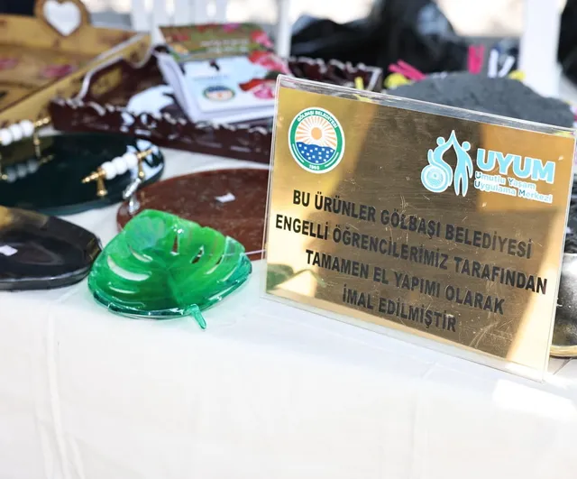 UYUM öğrencilerinin el emeği ürünleri Atatürk Sahil Parkı'nda sergilendi