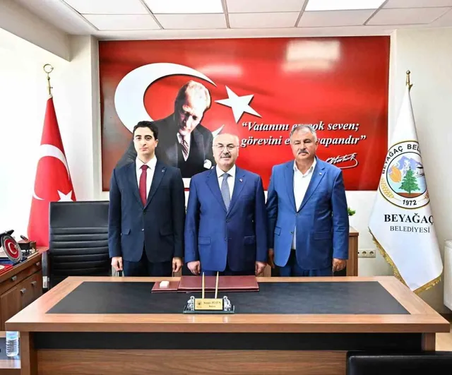 Valinin saha ziyaretinde Beyağaç'ta projeler ve şehitler anıldı