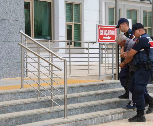Yedi yıl sonra Kozan'da yakalanan uyuşturucu hükümlüsü adliyeye sevk edildi
