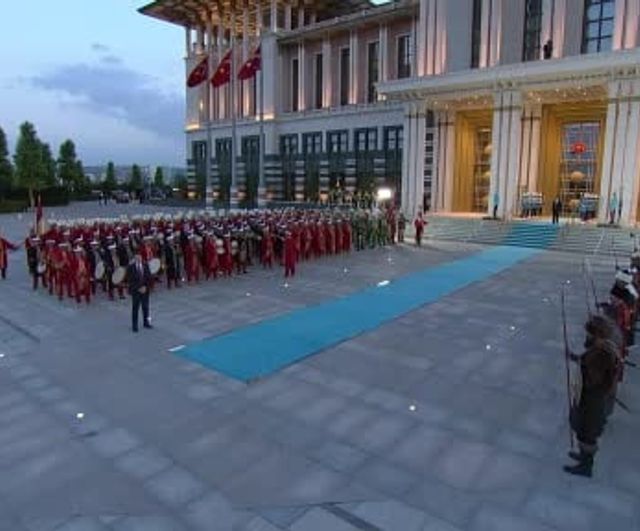 Yemeğe son katılan lider, İtalya başbakanı Meloni oldu