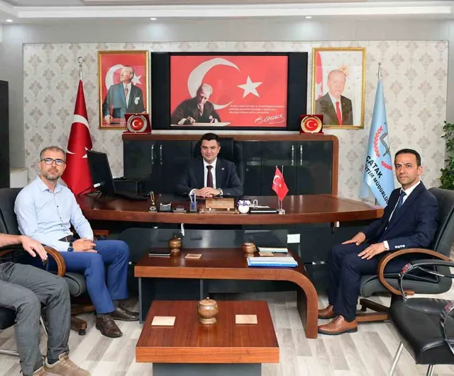 Yeni kaymakamdan eğitim hamlesi: Abdullah Sarı ilçe müdürlüğünü ziyaret etti