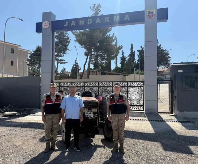 Zeytinlikte 13 gün sonra ortaya çıkan traktör sahibine teslim edildi