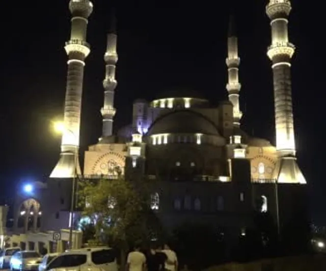 Abdülhamid Han Camii dolup taştı: binlerce kişi Mevlid Kandili'nde buluştu