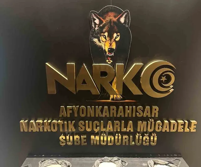 Afyonkarahisar'da polis operasyonunda 5 kilogram sentetik ecza ele geçirildi