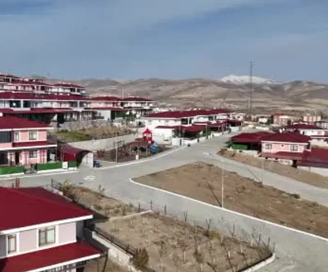 Ahıska Türkü ailelerinin 371'ine yeni yuva ve kimlik teslimi