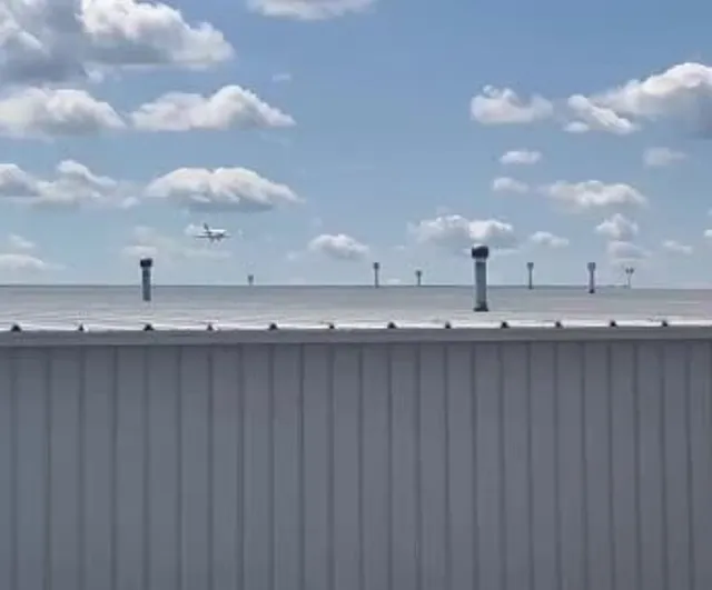 Akron-Canton'da ön iniş takımı arızası yaşayan NetJets jeti güvenle indirildi