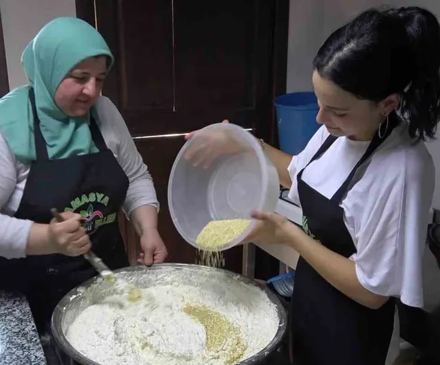 Alpaslan köyünde çanak tarhana geleneği yeniden canlanıyor