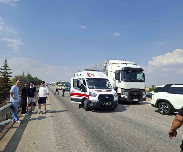 Anız yangını görüşü kapattı, 13 araç zincirleme kazaya karıştı