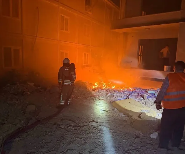 Antakya'da çöplükte çıkan yangın itfaiyenin hızlı müdahalesiyle söndürüldü