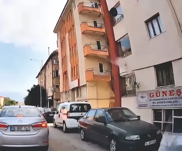 Araç içi görüntü kirliliği belgeledi: Bolu'da yola çöp atan sürücüye ceza