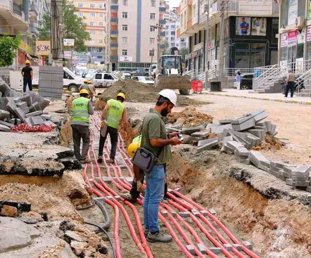 Artuklu'da 1,5 milyar liralık elektrik altyapısı son aşamaya geldi