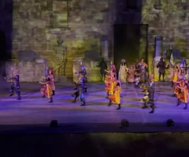 Aspendos'ta Troya: aynı aileden dört kişi aynı sahnede