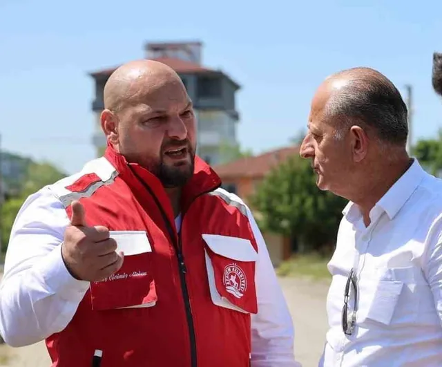 Atakum’da her mahalleye ulaşan yol seferberliği sürüyor