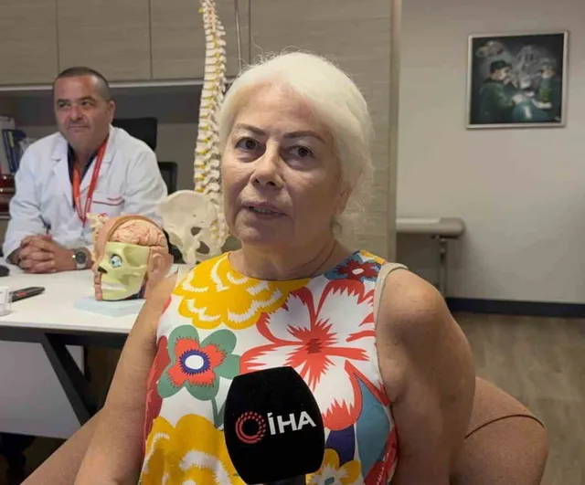 Aynı seansta iki omurga sorunu giderildi: ağrılar son buldu