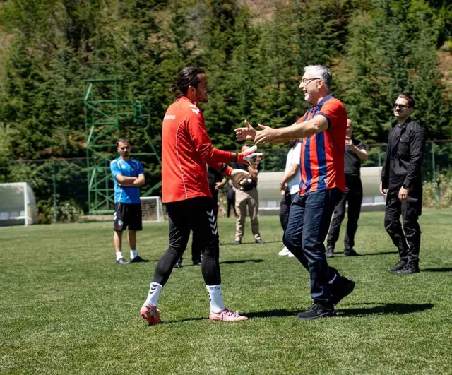 Bakan Işıkhan'dan Mardin 1969 Spor'a Bolu kampında destek ziyareti