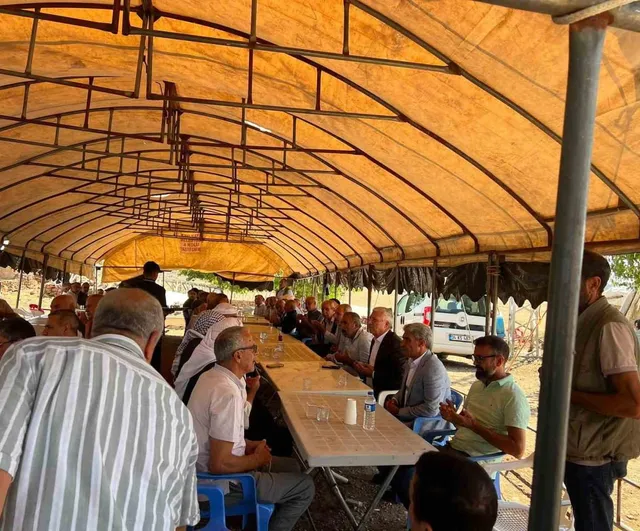 Başkan Karamehmetoğlu'ndan taziye ve dayanışma ziyaretleri