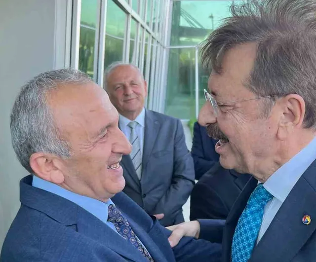 Başkan Yılmaz Balıkesir'de Hisarcıklıoğlu ile tarım yatırımları ve iş dünyası gündemini değerlendirdi