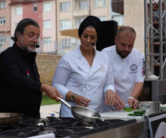 Bayburt mutfağı şeflerin yorumuyla festivalde yeni yüzünü gösterdi