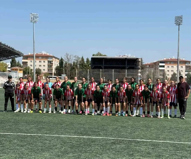 Bilecik Kolej hazırlık maçında moral buldu