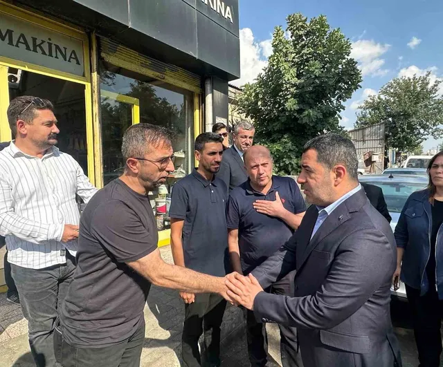 Bozgeyik Gaziantep'te gençler, şampiyonlar ve esnafla saha mesaisinde