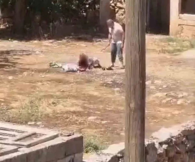 Bozova'da oğlunun sopa darbeleriyle ağır yaralanan anne hastaneye kaldırıldı